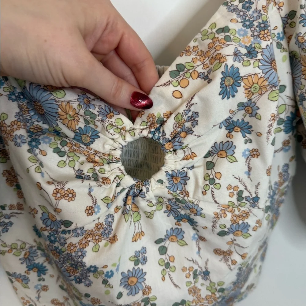 Abercrombie & Fitch Floral Puff Sleeve Top